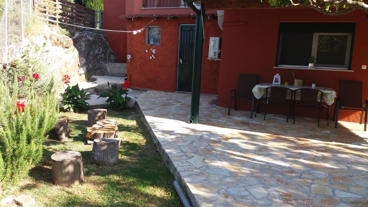 Village Life Studio Kanakades Luaran gambar