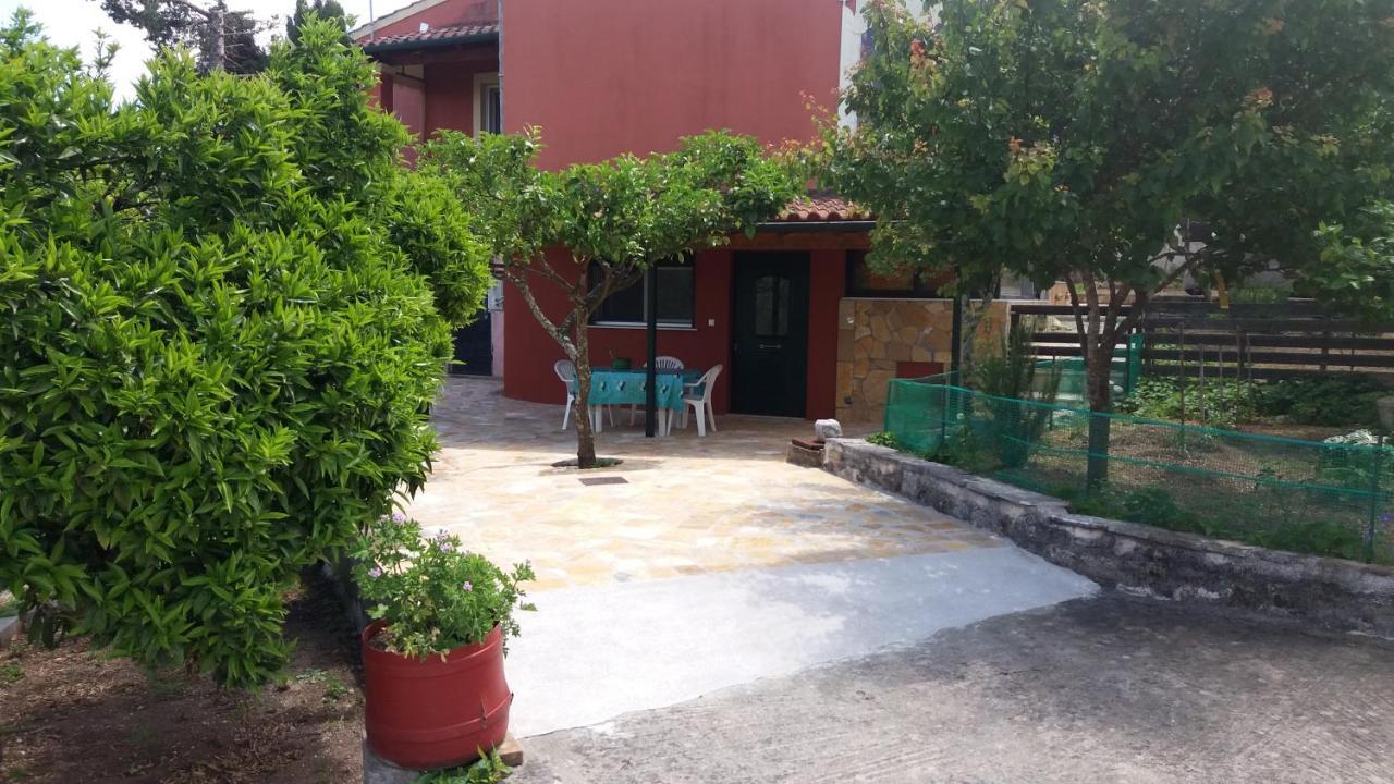Village Life Studio Kanakades Luaran gambar
